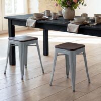 2er-Set Metallhocker mit Holzsitz stapelbar Industriedesign grau