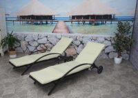 2er-Set Sonnenliegen Poly-Rattan mit creme-beigen Kissen schwarz