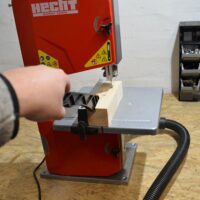 Bandsäge mit Parallelanschlag 0-45° Winkelverstellung 205W