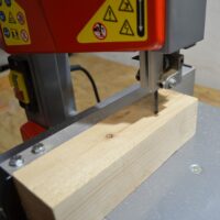 Bandsäge mit Parallelanschlag 0-45° Winkelverstellung 205W