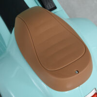 Elektro-Kindermotorrad Vespa mit Stützrädern türkis