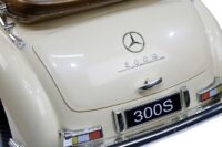 Elektroauto Mercedes 300S 2x35W Klassik ~ rot