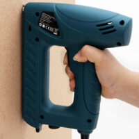 Elektrotacker - inkl. 400 Klammern + 100 Nägel