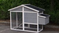 Hühnerstall 3 -4 Hühner Niels Kunststoff Dach und Auslauf