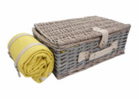 Picknickkorb Weidenkorb Set für 4 Personen mit Decke gelb