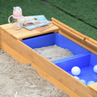 Sandkasten mit Sitzbank und 2x Aufbewahrungsboxen 123x121cm