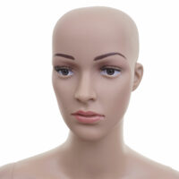 Schaufensterpuppe Frau Mannequin sitzend lebensgross