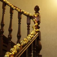 Weihnachtskugeln mit LED Lichterkette Gold Christbaumkugeln