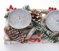 Adventskranz Holz länglich mit Kerzen 11x15x50cm weiss-grau