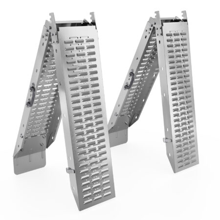 Zwei klappbare Auffahrrampen mit rutschfester Oberfläche für bis zu 400kg.