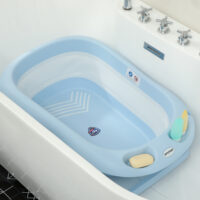 Babybadewanne faltbar 2er Set mit stabilem Gestell und rutschfestem Design Hellblau.