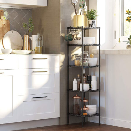 Schwarzes Badezimmerregal mit fünf Ebenen aus Metall, stilvoll und stabil.
