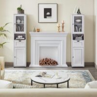 Badezimmerschrank mit Glastür, elegante Aufbewahrungslösung.