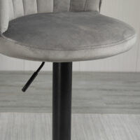 Barhocker 2er-Set drehbar höhenverstellbar Grau – Produktfoto zeigt modernes Design, hochwertige Materialien und funktionale Eigenschaften ideal für Wohn- oder Arbeitsbereiche. Perfekt als Einrichtungsinspiration oder zur Produktpräsentation in einem Onlineshop.