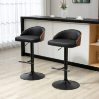 Barhocker 2er-Set höhenverstellbar aus Kunstleder – Produktfoto zeigt modernes Design, hochwertige Materialien und funktionale Eigenschaften ideal für Wohn- oder Arbeitsbereiche. Perfekt als Einrichtungsinspiration oder zur Produktpräsentation in einem Onlineshop.