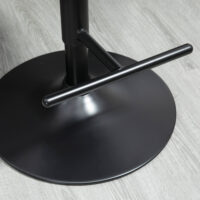 Barhocker 2er-Set höhenverstellbar aus Kunstleder – Produktfoto zeigt modernes Design, hochwertige Materialien und funktionale Eigenschaften ideal für Wohn- oder Arbeitsbereiche. Perfekt als Einrichtungsinspiration oder zur Produktpräsentation in einem Onlineshop.