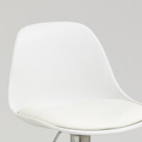 Barhocker 2er-Set höhenverstellbar modern Weiss – Produktfoto zeigt modernes Design, hochwertige Materialien und funktionale Eigenschaften ideal für Wohn- oder Arbeitsbereiche. Perfekt als Einrichtungsinspiration oder zur Produktpräsentation in einem Onlineshop.