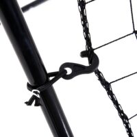 Schwarzer tragbarer Baseball Rebounder, eine stabile Rückprallwand für effektives Baseballtraining.