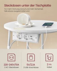 Nachttisch mit Steckdosen und USB-Anschluss für einfaches Laden von Geräten.