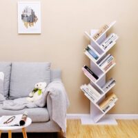 Freistehendes Bücherregal mit acht Stöcken, modernes und platzsparendes Design.