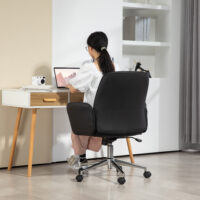 Bürostuhl ergonomisch höhenverstellbar mit Wippfunktion bis 120kg Schwarz – Produktfoto zeigt modernes Design, hochwertige Materialien und funktionale Eigenschaften ideal für Wohn- oder Arbeitsbereiche. Perfekt als Einrichtungsinspiration oder zur Produktpräsentation in einem Onlineshop.