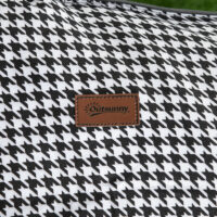 Campingbett mit Becherhalter, 68x186x48 cm, klappbar, Farbe Schwarz.