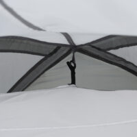 Campingzelt für 2–3 Personen, wetterfest mit Transporttasche, Farbe Grau.