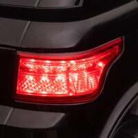 Schwarzes, stylisches Elektroauto als Kinderfahrzeug mit Musik und Hupe, bietet sicheres und unterhaltsames Fahren.