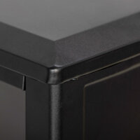 Ein schwarzer Elektrokamin und Standkamin mit 1800W Leistung, LED-Flammeneffekt und Überhitzungsschutz.