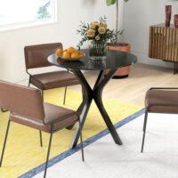 Ein runder schwarzer Esstisch 78x75cm mit Spider-Stahlgestell.