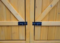 Abschließbare Fahrradgarage aus Metall braun 152x184x98 cm