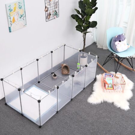 Freigehege aus Kunststoff mit Bodenplatten 143x73x46 cm, sicherer Auslauf für Kleintiere.