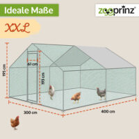 Riesiges Freigehege mit sicherem Zaun für Tiere im Garten.