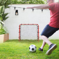 Roter solider Fussball Rebounder aus Stahl mit 5 einstellbaren Rückprallstufen, perfekt für individuelles oder Mannschaftstraining.