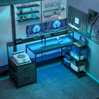 Gaming Tisch L-förmig mit LED Steckdosen und Monitorständer