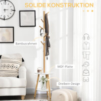 Ein Garderobenständer in Natur-Weiss mit integriertem Beistelltisch und Kleiderhaken.