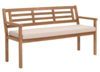 Gartenbank aus massiver Akazie mit beigem Kissen