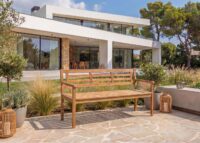 Gartenbank aus massiver Akazie ohne Kissen