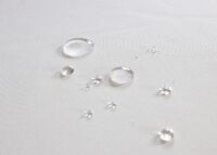 Garten Lounge Set aus Akazienholz mit cremeweißen Polstern