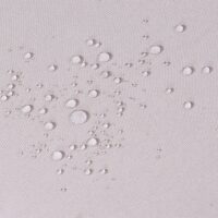 Gartenlounge Sofa mit Seilgeflecht und hellgrauen Polstern