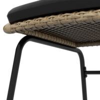 Wetterfestes, dreiteiliges Rattan-Gartenmöbel-Set in Gelb.