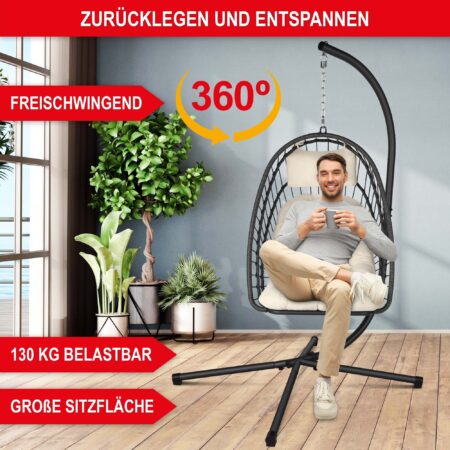 Wetterfester Hängesessel in Rattan-Optik, drehbar und leicht klappbar.