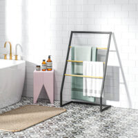 Schwarzer freistehender Handtuchständer aus Stahl mit 3 Stangen