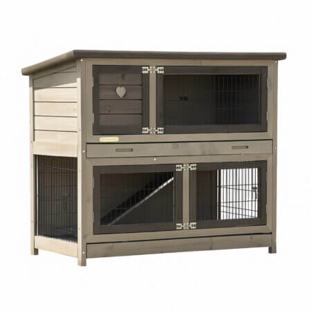 Hasenstall Adrian aus Holz mit Herzverzierung und Nageschutz, ideal für Kaninchen und Kleintiere.