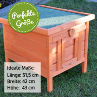 Hasenstall Nido, Kleintierhaus aus Holz mit Rampe und schützendem Dach.