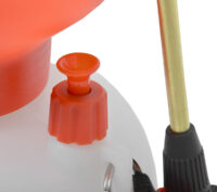 HECHT Drucksprüher mit robustem 5-Liter-Kunststoffbehälter.