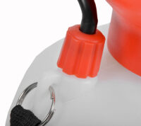 HECHT Drucksprüher mit robustem 5-Liter-Kunststoffbehälter.