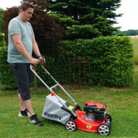 HECHT Benzin Rasenmäher 540 mit 4-Takt OHV Motor, 40,6 cm Schnittbreite, 40-Liter-Fangkorb und 3-facher Einzelrad-Schnitthöhenverstellung – wendig, kraftvoll und ideal für Flächen bis 700 m².