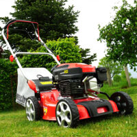 HECHT Benzin Rasenmäher 541 SW mit 4-Takt-Motor, 40 cm Schnittbreite, Radantrieb, 40-Liter-Fangkorb und 7-facher Höhenverstellung – kraftvoll, komfortabel und ideal für Rasenflächen bis 700 m².