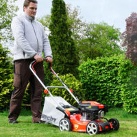 HECHT Benzin Rasenmäher 541 SW mit 4-Takt-Motor, 40 cm Schnittbreite, Radantrieb, 40-Liter-Fangkorb und 7-facher Höhenverstellung – kraftvoll, komfortabel und ideal für Rasenflächen bis 700 m².